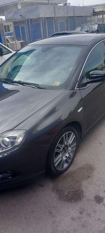 Grigio Usata 2012 Lancia Delta Platinum Due volumi | 4000 € (Ottimo prezzo) - Immagine 1/4