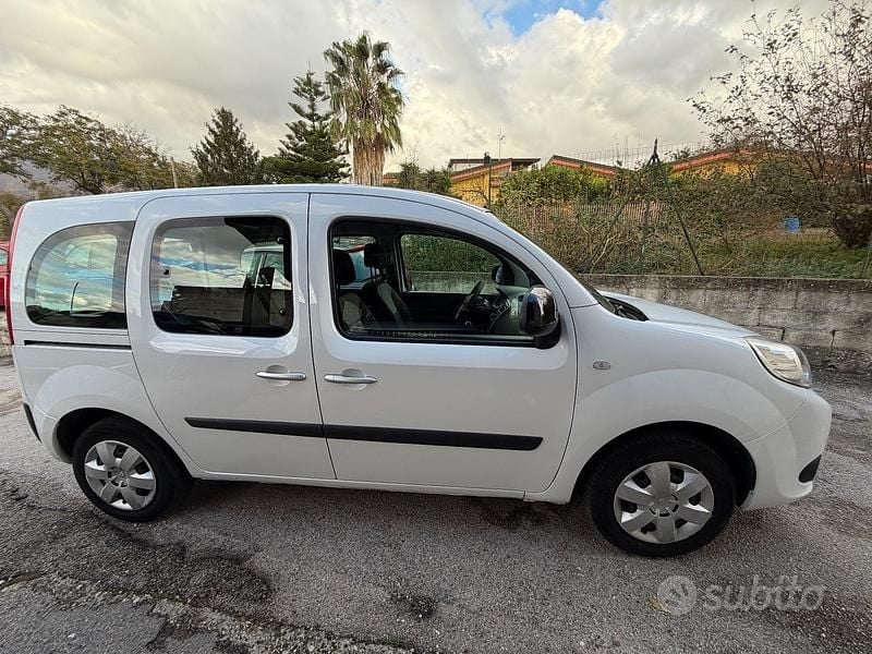 Usata Renault Kangoo LIMITED 116 CV (85 kW) 2020 Bianco Monovolume