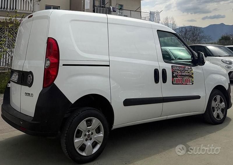 Usata Fiat Doblò 105 CV (77 kW) 2010 Bianco Monovolume