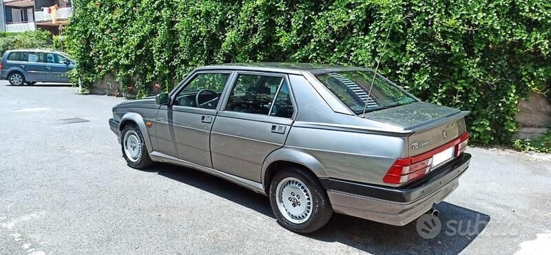 Usata Alfa Romeo 75 148 CV (108 kW) 1991 Berlina