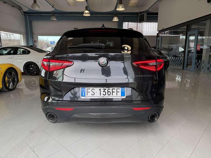 Usata Alfa Romeo Stelvio Executive 280 CV (205 kW) 2018 Nero SUV