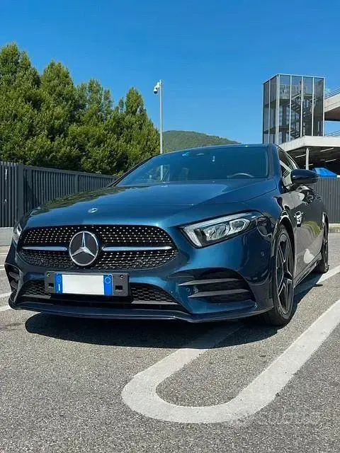 Usata Mercedes A180 Premium 116 CV (85 kW) 2022 Blu Berlina