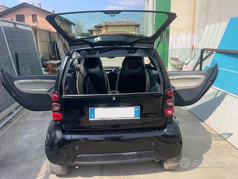 Usata Smart ForTwo Coupé 61 CV (44 kW) 2004 Nero Coupé