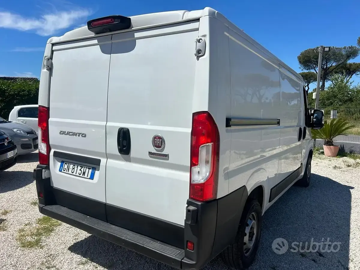 Usata Fiat Ducato 33 140 CV (102 kW) 2023 Blu Furgone
