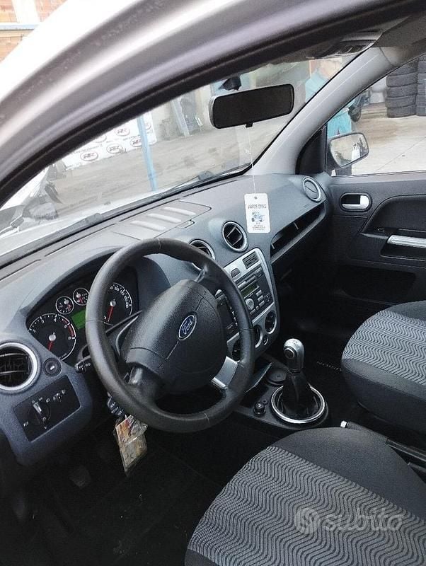 Usata Ford Fusion 2009 Grigio Utilitaria