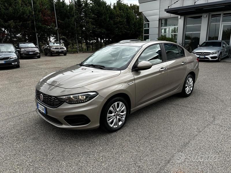 Usata Fiat Tipo Easy 95 CV (69 kW) 2019 Beige Berlina
