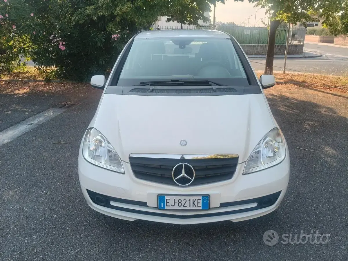 Usata Mercedes A160 82 CV (60 kW) 2011 Bianco Utilitaria