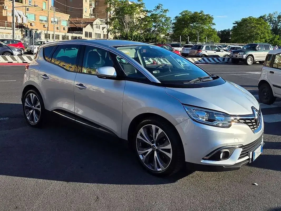 Usata Renault Scénic IV Intens 110 CV (80 kW) 2018 Argento Monovolume
