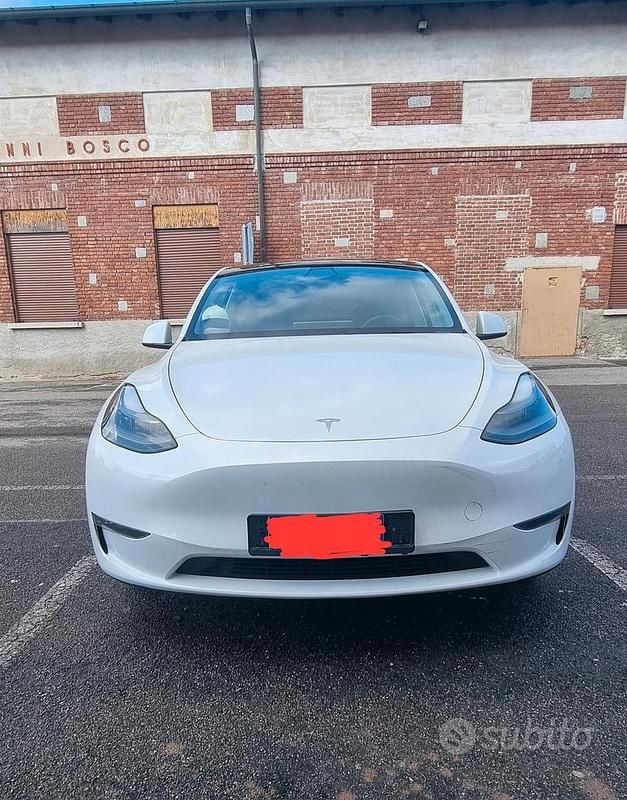 Usata Tesla Model Y 378 kW (514 CV) 2023 Bianco SUV