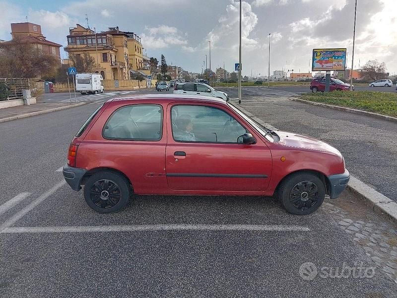 Usata Nissan Micra 60 CV (44 kW) 1998 Rosso Utilitaria