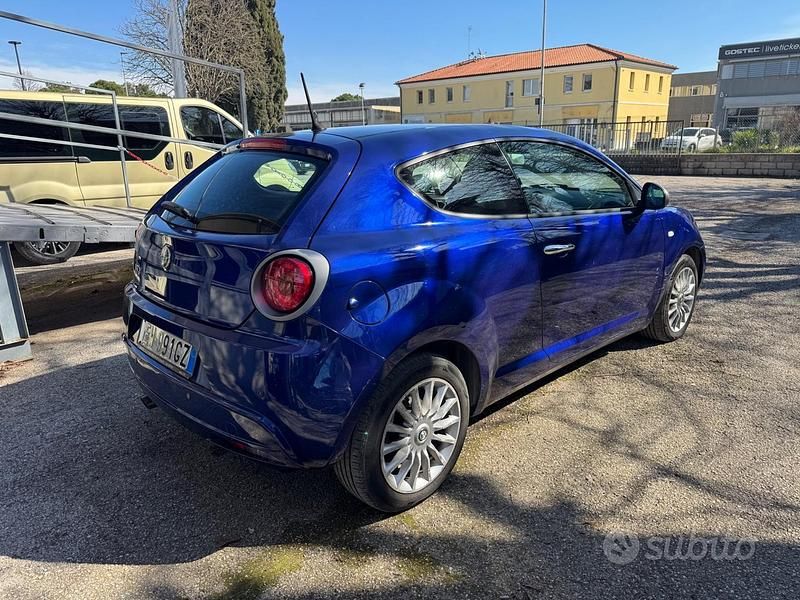 Usata Alfa Romeo MiTo 69 CV (50 kW) 2014 Blu Utilitaria