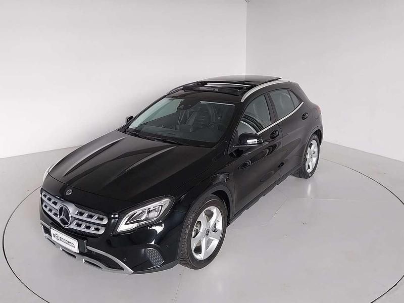 Usata Mercedes GLA200 136 CV (100 kW) 2019 Nero cosmo met. SUV