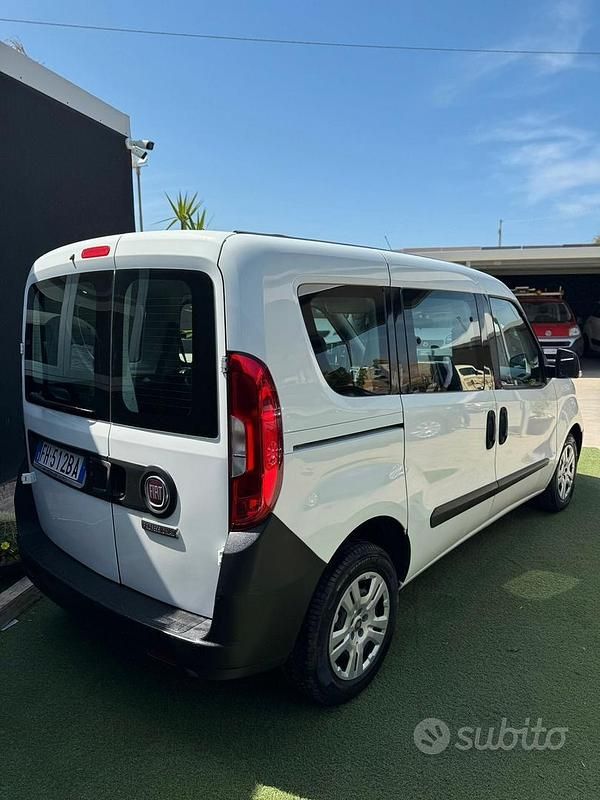 Usata Fiat Doblò 95 CV (69 kW) 2017 Bianco Monovolume