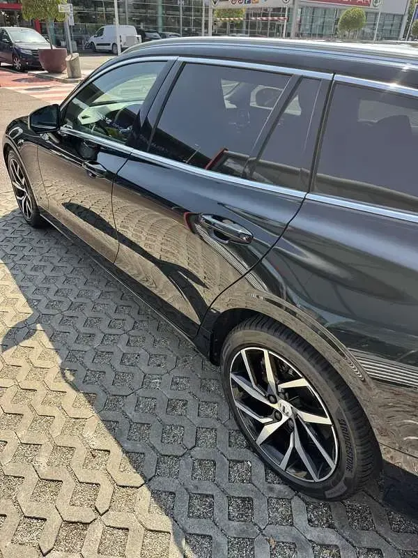 Usata Volvo V60 Business Edition 190 CV (139 kW) 2020 Station wagon