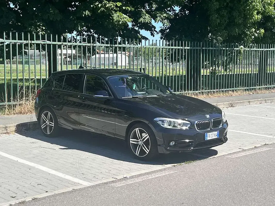 Usata BMW 116 Sport Line 116 CV (85 kW) 2015 Nero Utilitaria