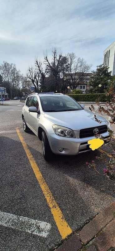 Usata Toyota RAV4 Sol 136 CV (100 kW) 2007 Argento SUV