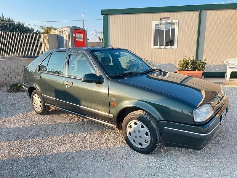 Usata Renault 19 54 CV (39 kW) 1991 Verde Berlina