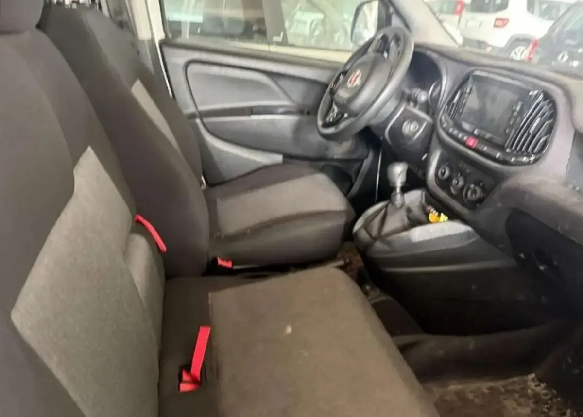 Usata Fiat Doblò Lounge 105 CV (77 kW) 2022 Bianco Monovolume