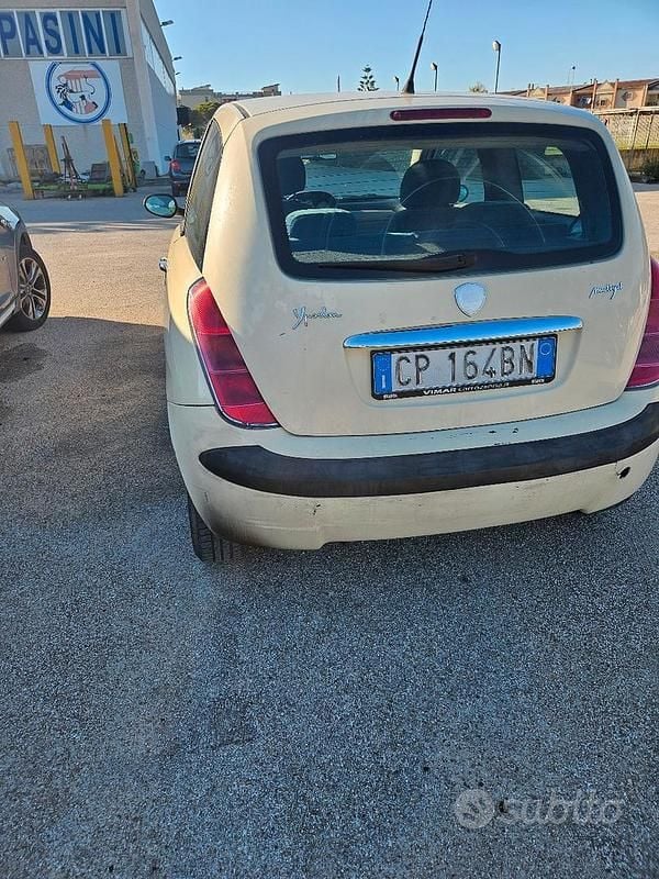 Usata Lancia Ypsilon 2003 Utilitaria