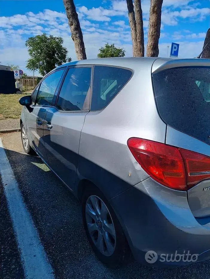 Usata Opel Meriva 95 CV (69 kW) 2011 Grigio Monovolume