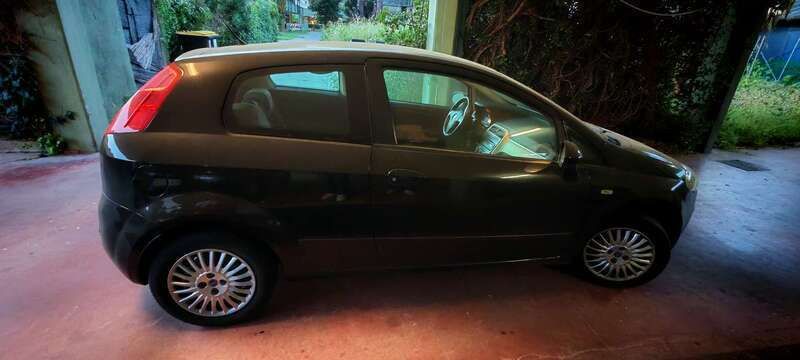 Nero Usata 2007 Fiat Grande Punto Dynamic Due volumi | 1200 € (Ottimo prezzo) - Immagine 1/2