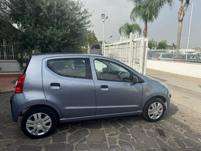 Usata Nissan Pixo 68 CV (50 kW) 2010 Grigio Utilitaria