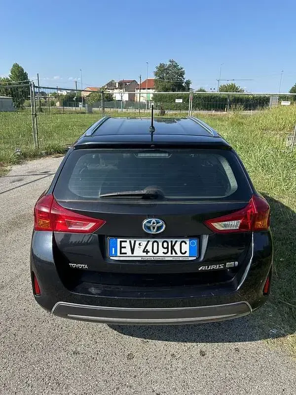 Usata Toyota Auris Hybrid Active 99 CV (72 kW) 2014 Station wagon