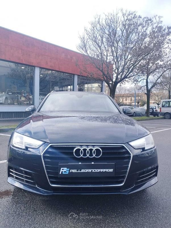 Usata Audi A4 150 CV (110 kW) 2018 Blu Station wagon