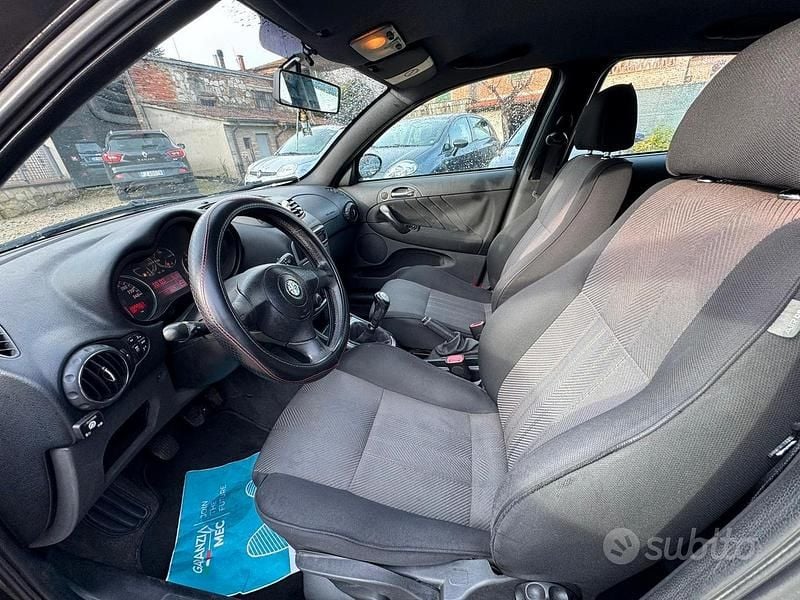 Usata Alfa Romeo 147 105 CV (77 kW) 2009 Nero Utilitaria