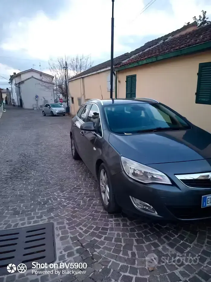 Usata Opel Astra 125 CV (91 kW) 2012 Grigio Station wagon