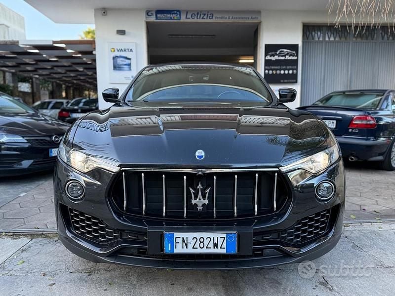 Nero Usata 2018 Maserati Levante GranLusso SUV | 27.500 € (Ottimo prezzo) - Immagine 1/4