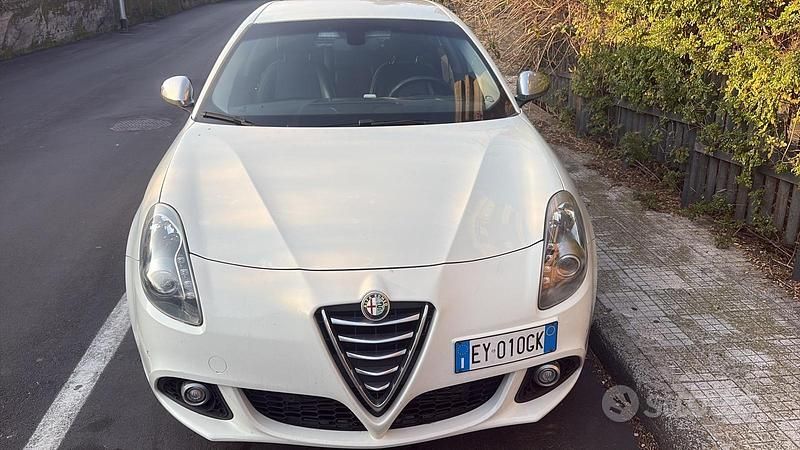 Usata Alfa Romeo Giulietta 150 CV (110 kW) 2015 Bianco Utilitaria