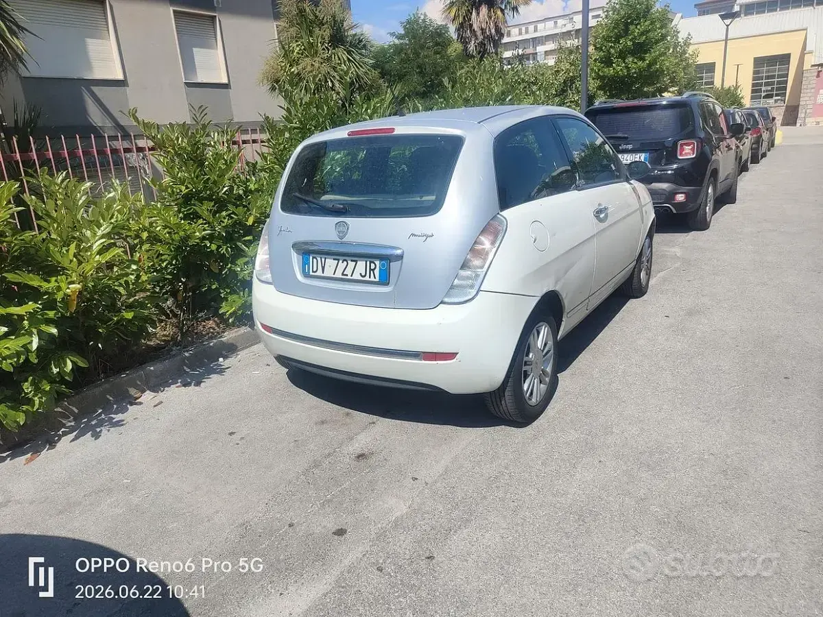 Usata Lancia Ypsilon 75 CV (55 kW) 2009 Bianco Utilitaria