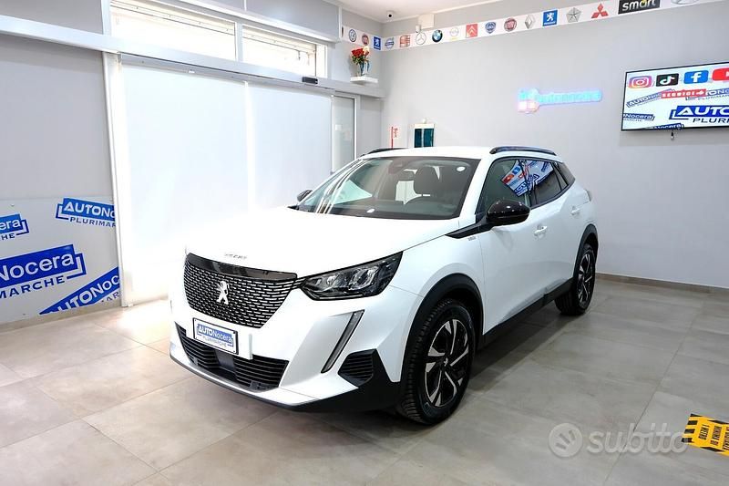 Usata Peugeot 2008 Allure 110 CV (80 kW) 2022 Bianco SUV