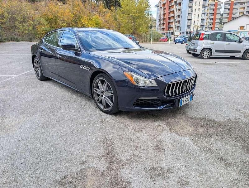 Usata Maserati Quattroporte GranLusso 275 CV (202 kW) 2016 Blu/azzurro Berlina