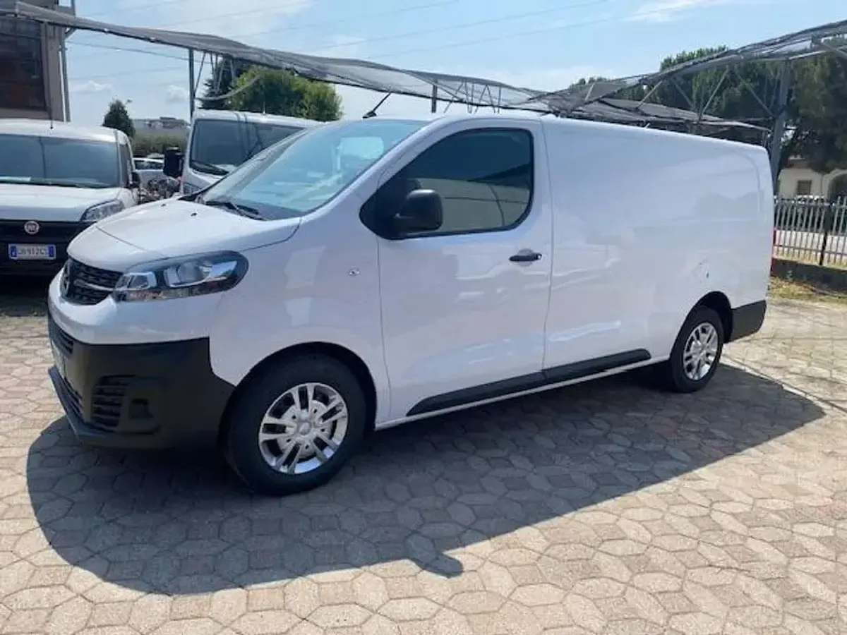 Usata Opel Vivaro-e Combi 102 CV (75 kW) 2023 Bianco Monovolume