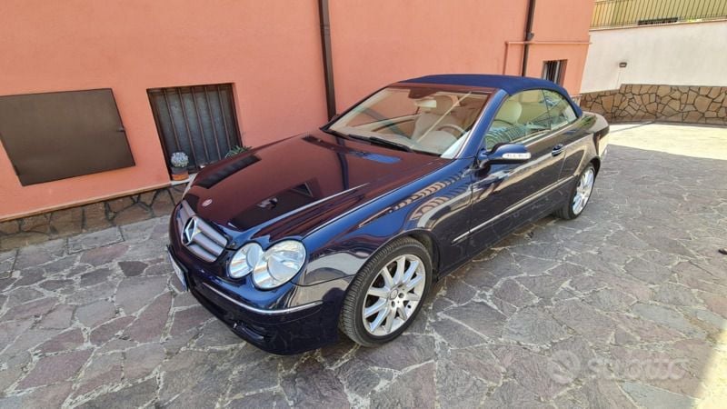 Usata Mercedes CLK200 193 CV (141 kW) 2007 Blu Cabrio