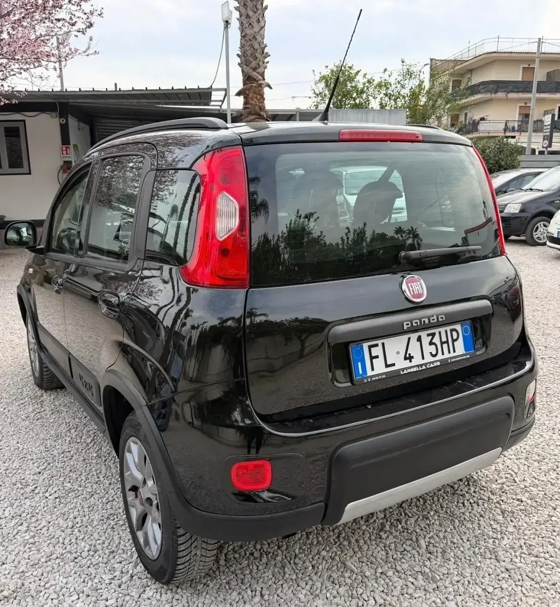 Usata Fiat Panda 4x4 Trekking 95 CV (69 kW) 2017 Nero Utilitaria