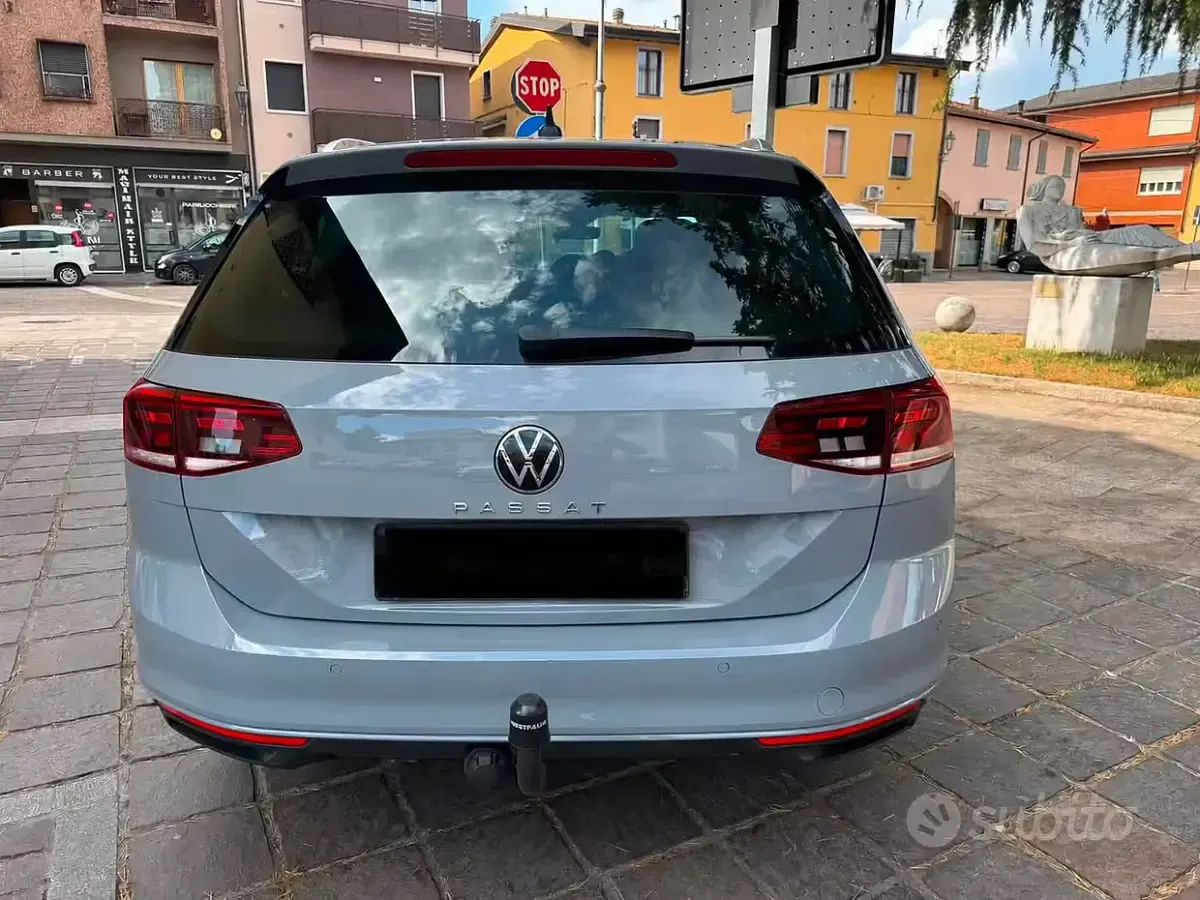 Usata VW Passat 150 CV (110 kW) 2022 Grigio Station wagon