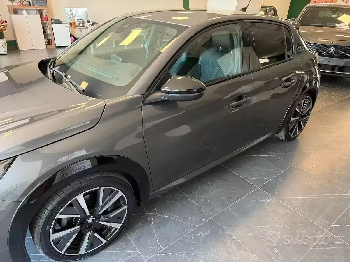 Usata Peugeot 208 131 CV (96 kW) 2022 Grigio Utilitaria