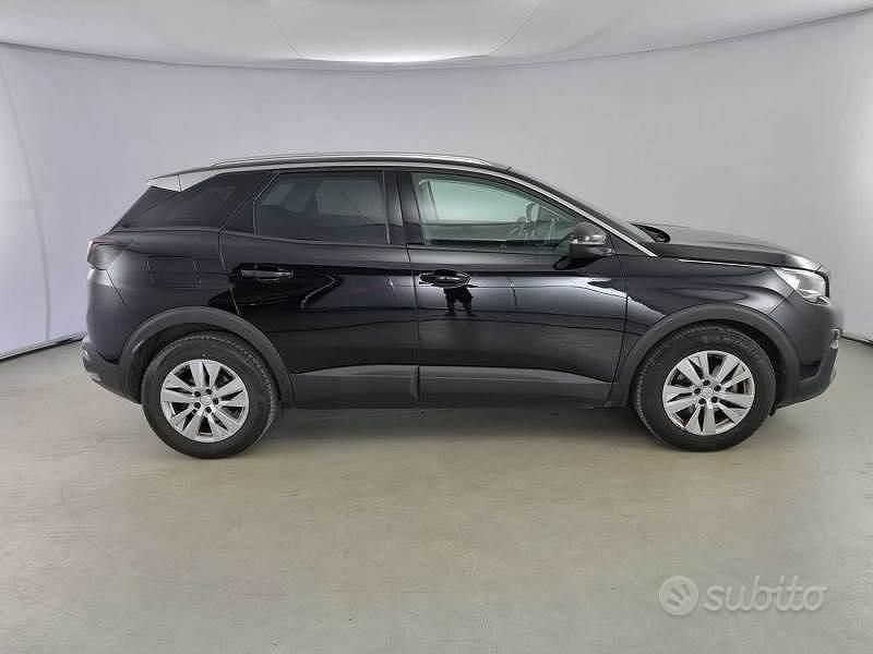 Usata Peugeot 3008 131 CV (96 kW) 2019 Nero SUV