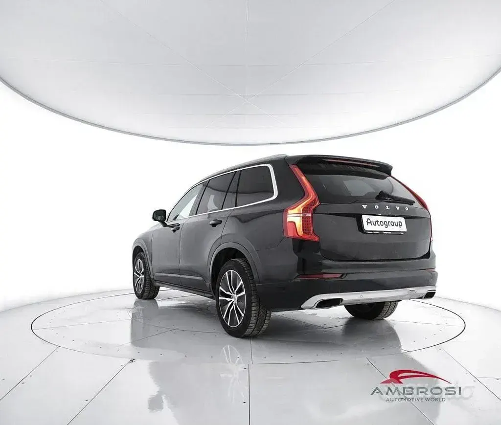 Usata Volvo XC90 Momentum 235 CV (172 kW) 2019 Nero SUV