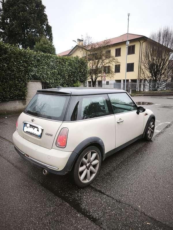 Usata Mini Cooper Coupé 116 CV (85 kW) 2004 Bianco Coupé