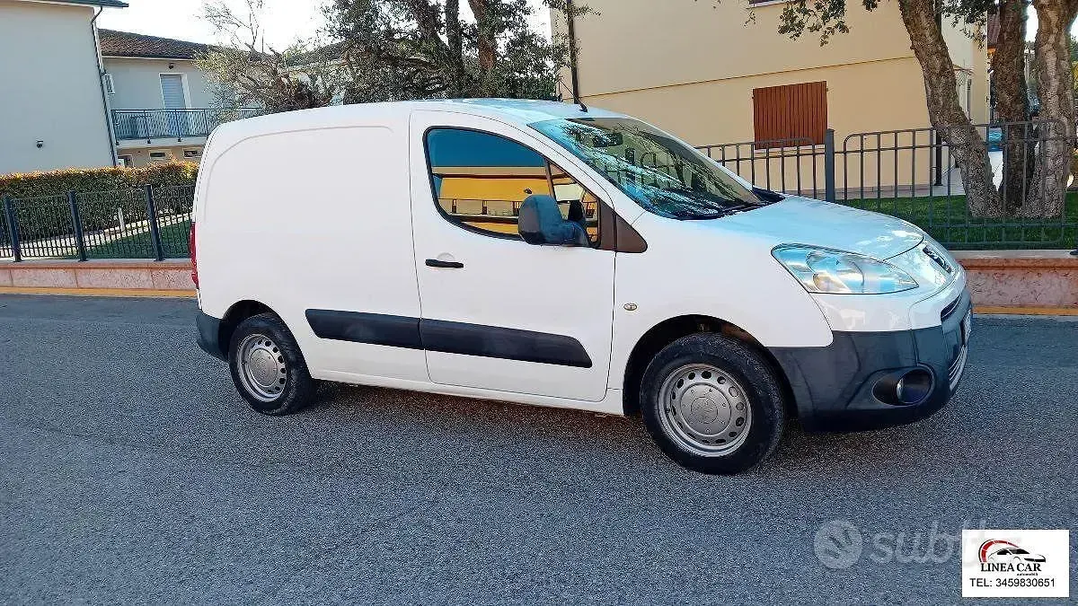 Gebraucht Peugeot Partner 90 PS (66 kW) 2009 Weiß