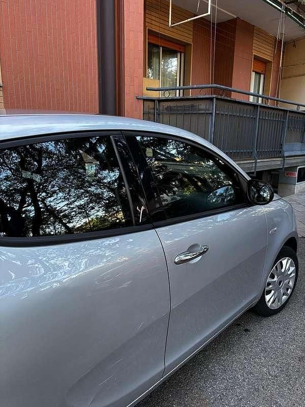 Usata Lancia Ypsilon Silver 69 CV (50 kW) 2014 Utilitaria