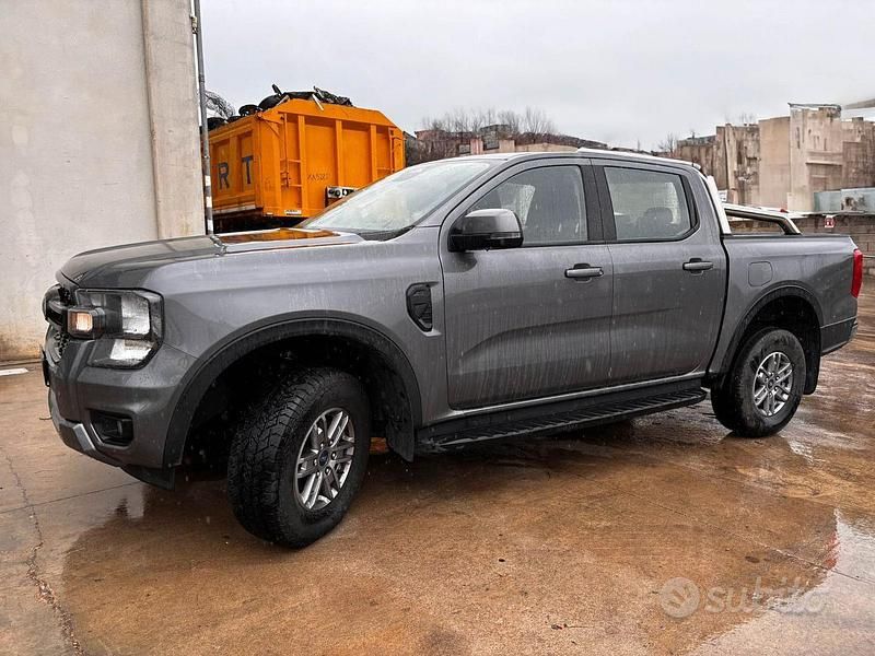 Usata Ford Ranger XLT 170 CV (125 kW) 2023 Grigio Pick-up
