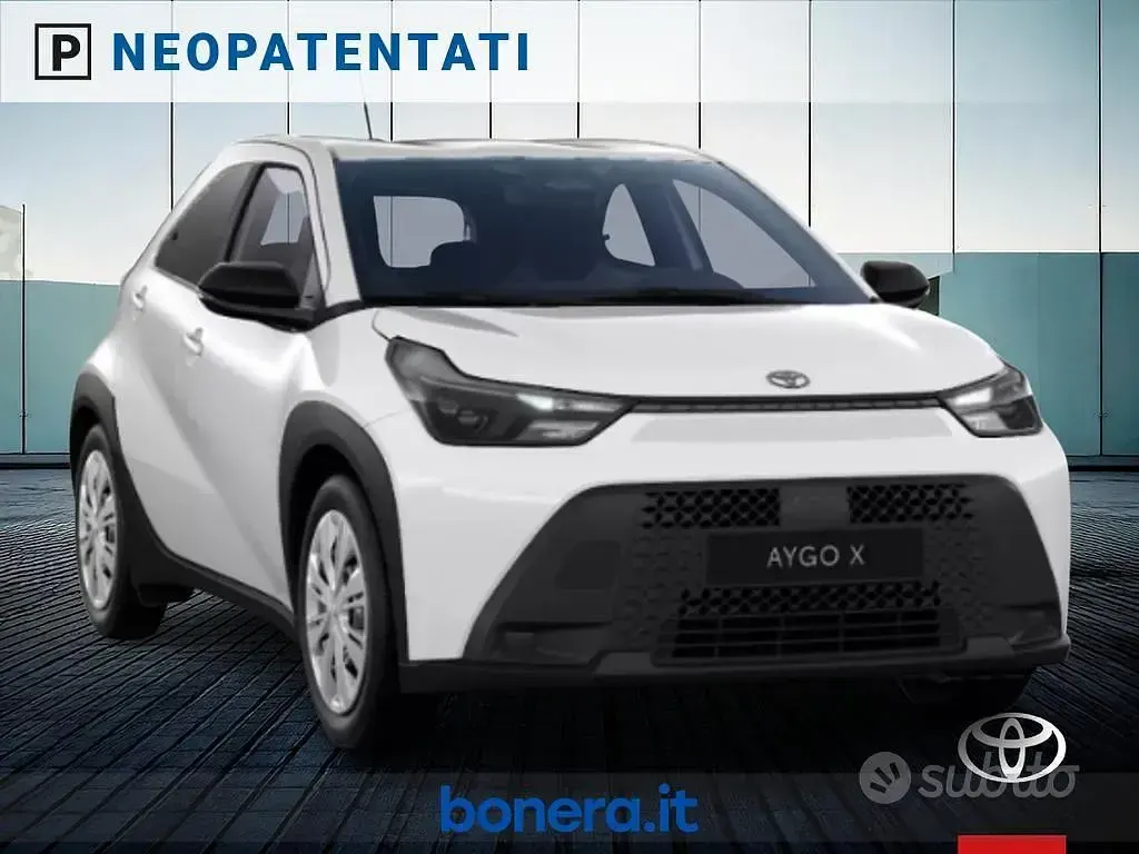 Nuova Toyota Aygo X 92 CV (67 kW) 2026 Bianco SUV