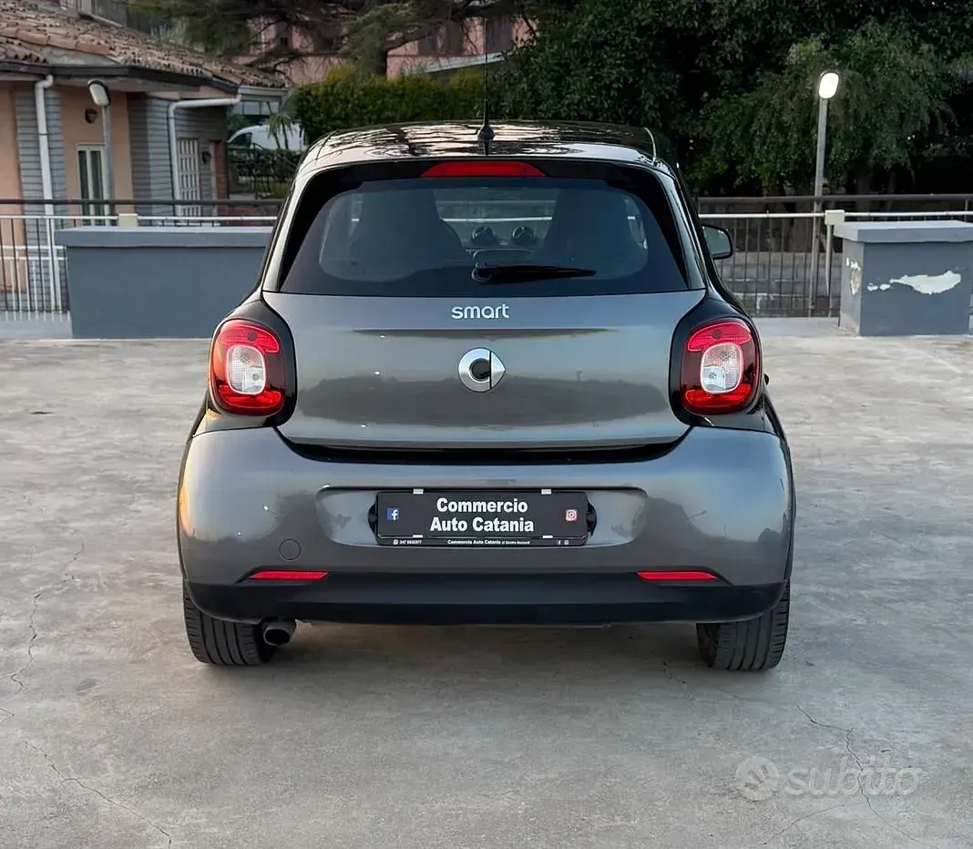Usata Smart ForFour 71 CV (52 kW) 2016 Grigio Utilitaria