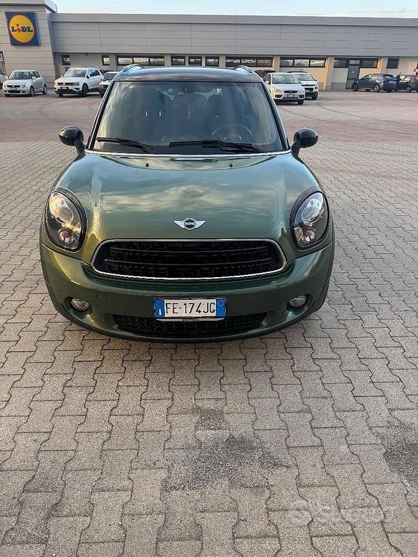 Verde Usata 2016 Mini Countryman Business SUV | 10.500 € - Immagine 1/4