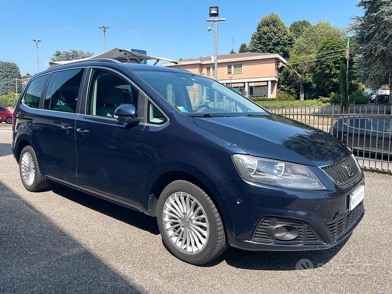 Begagnad Seat Alhambra Style 177 HK (130 kW) 2013 Blå Minibuss